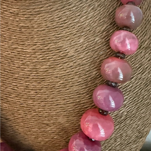 Amy Kahn Russell Pink Agate and Sterling Silver Necklace - Picture 2 of 12